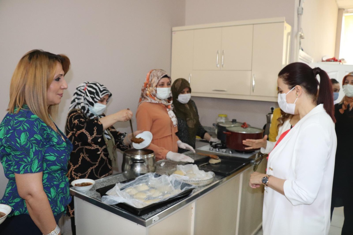 Siirt\'te "Hayat Boyu Öğrenme Haftası" kapsamında sergi açıldı