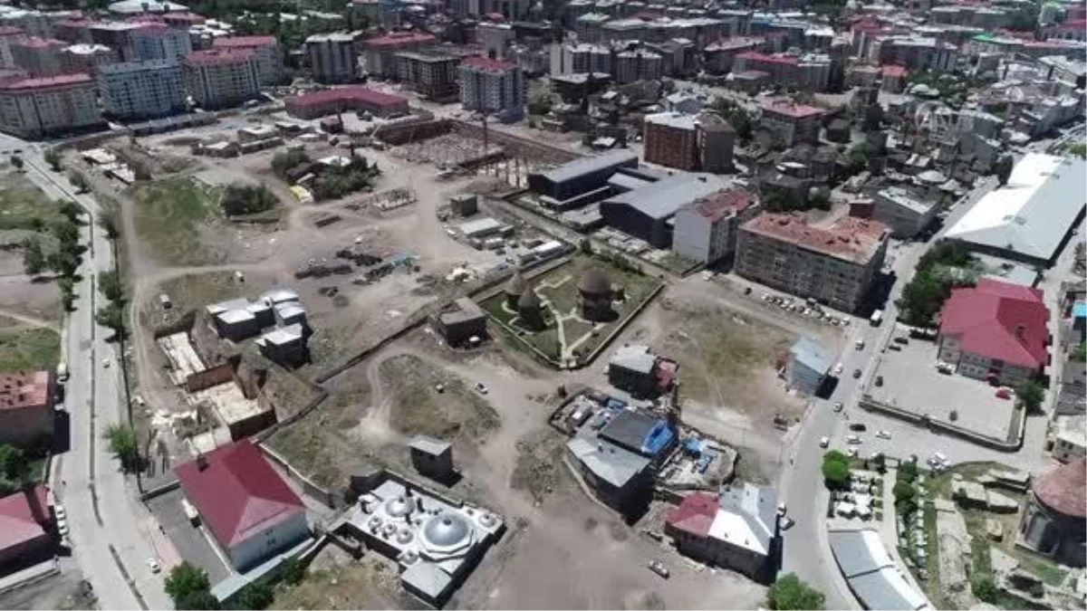 Tarih kokan Erzurum\'un asırlık yapıları millet bahçesiyle gün yüzüne çıkıyor
