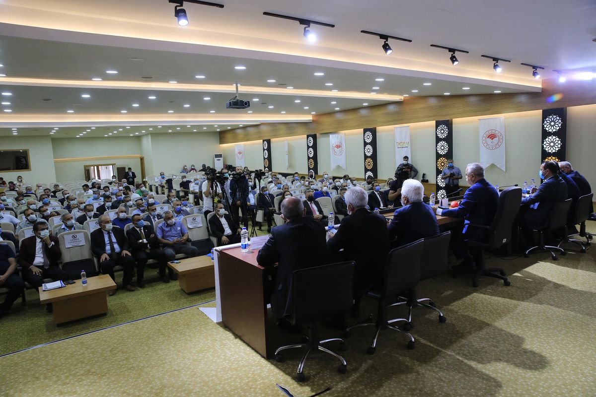 Tarım ve Orman Bakan Yardımcısı Tunç Elazığ\'da sektörel değerlendirme toplantısına katıldı Açıklaması