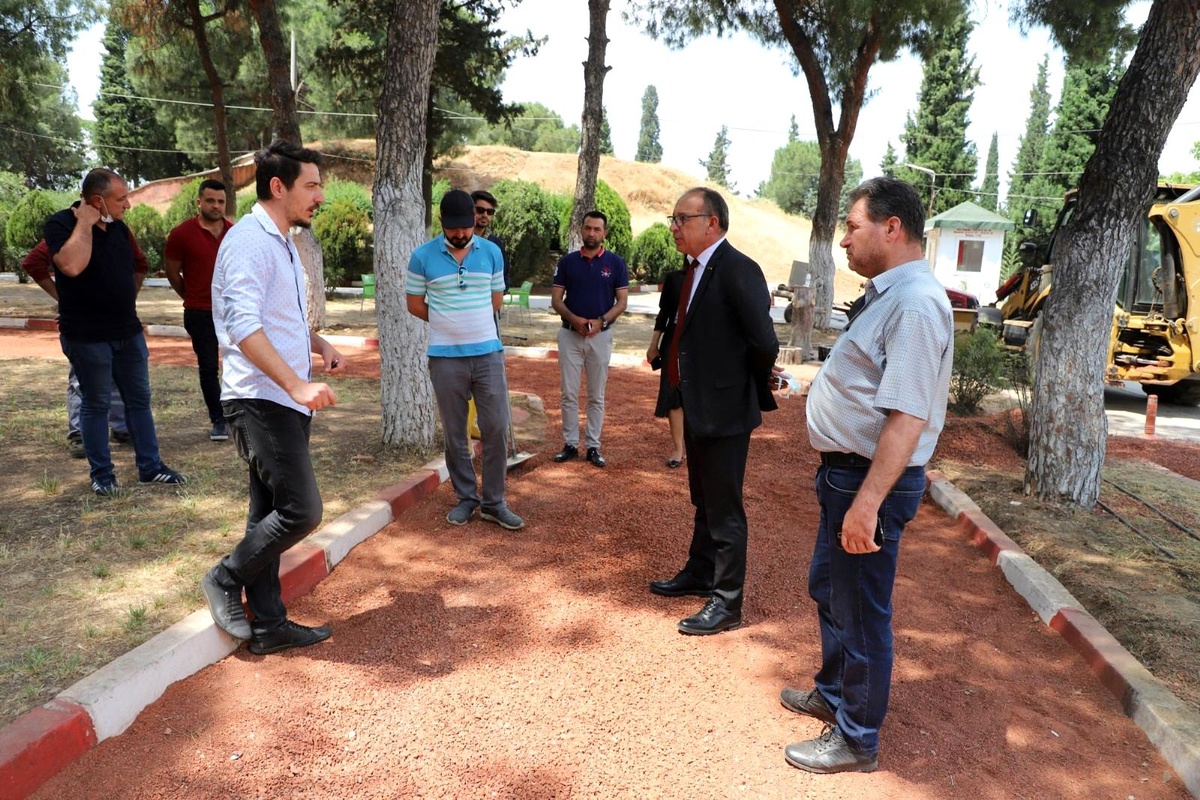 Turgutlu İstasyonaltı Mahallesi yeni bekleme durağına kavuştu
