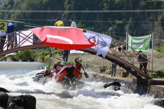 Türkiye Rafting Şampiyonası 1. ayak yarışları Rize'de başladı