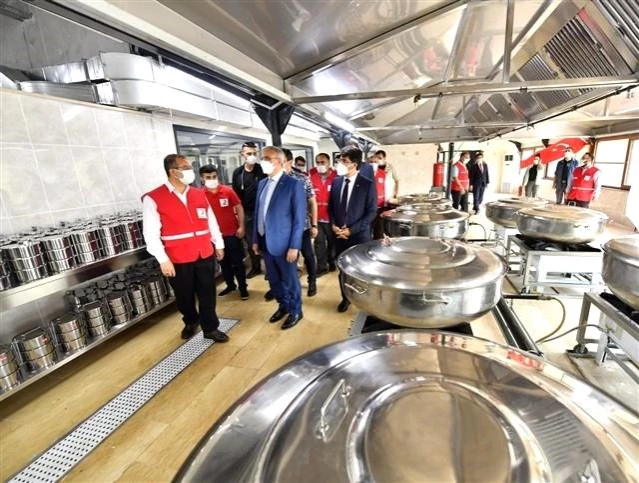 Vali Karaloğlu: Diyarbakır Aşevi olağanüstü durumda 20 bin kişiye yemek çıkartılabilecek kapasiteye sahip 