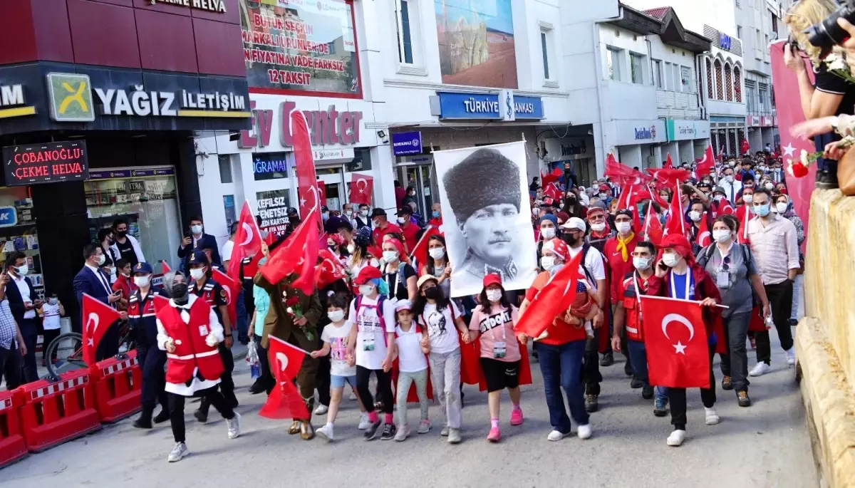 95 kilometrelik Atatürk ve İstiklal Yolu yürüyüşü son buldu