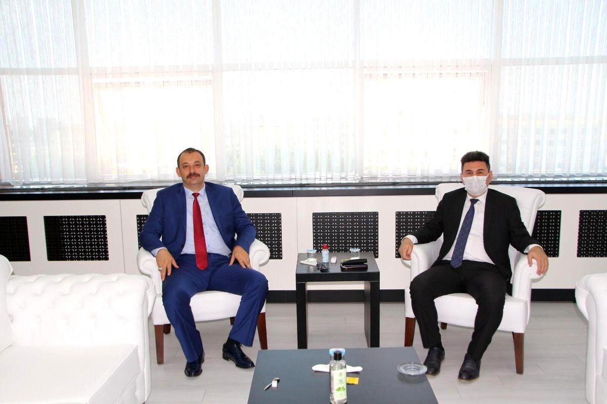 Başsavcı Durmuş\'dan Rektör Karacoşkun\'a veda ziyareti