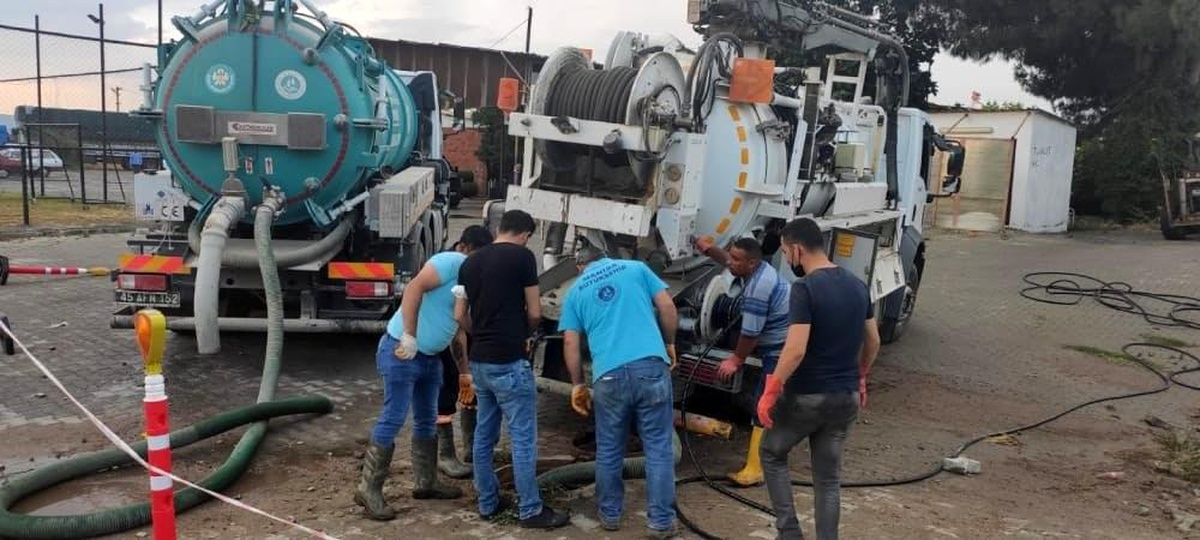 Büyükşehir Belediyesi ve MASKİ, Akçapınar\'a anında müdahale etti