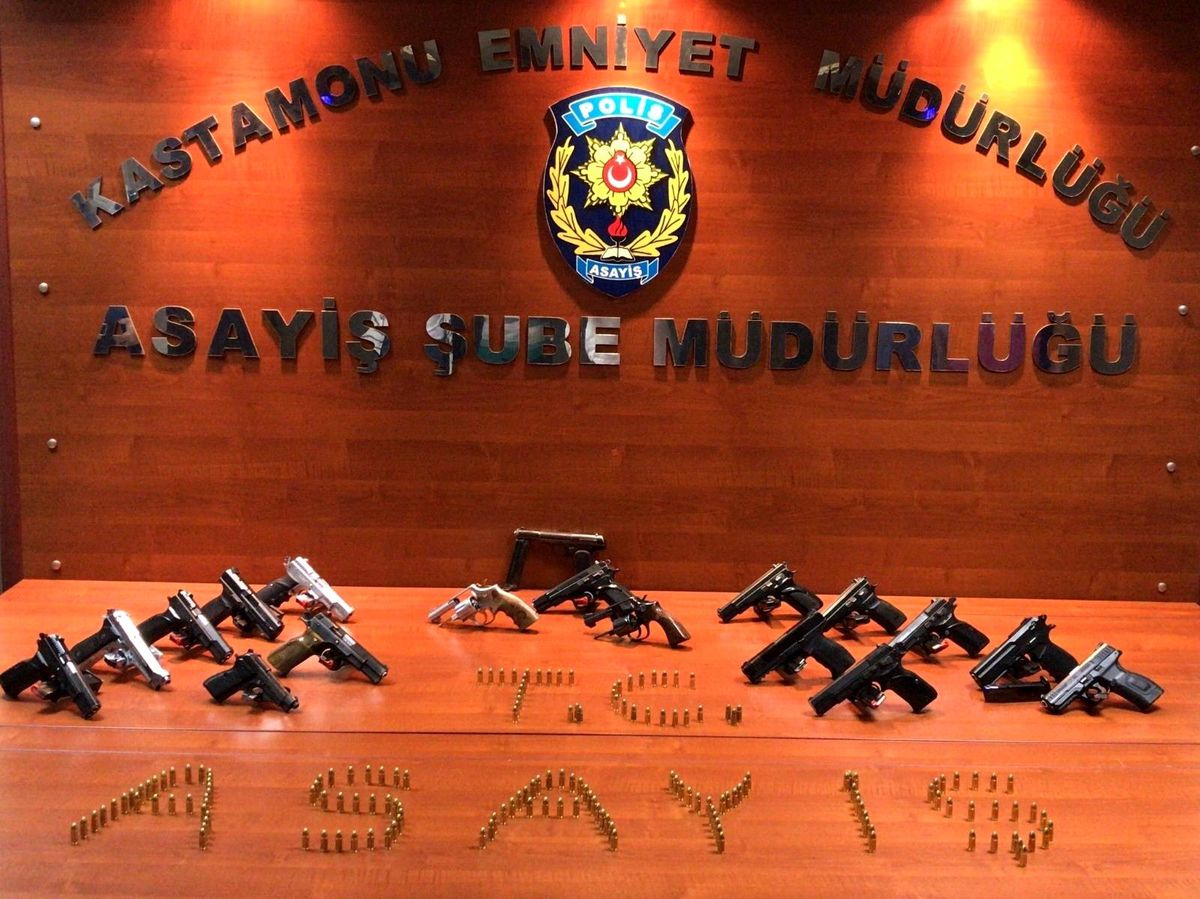 Son dakika: Cinayet zanlısı polis ekiplerinin denetiminde yakalandı