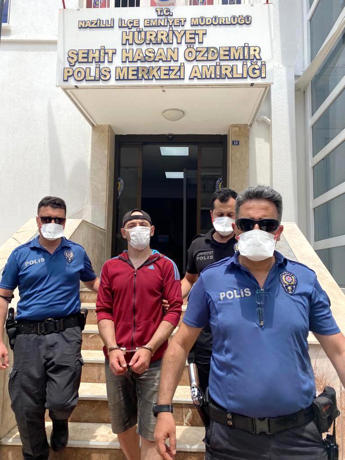 Cinayet zanlısı polise adres sordu, yakalandı