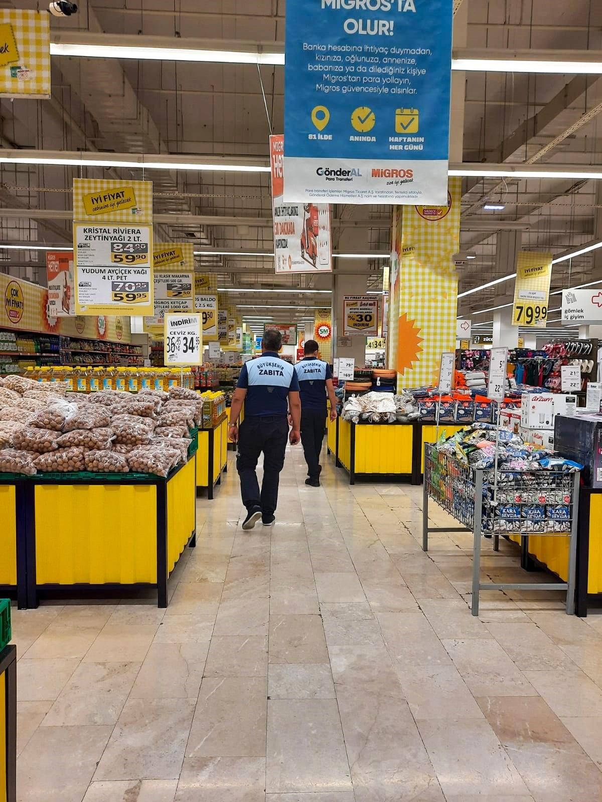 Diyarbakır\'da zabıta ekipleri reyonlarda künye kontrolü yaptı