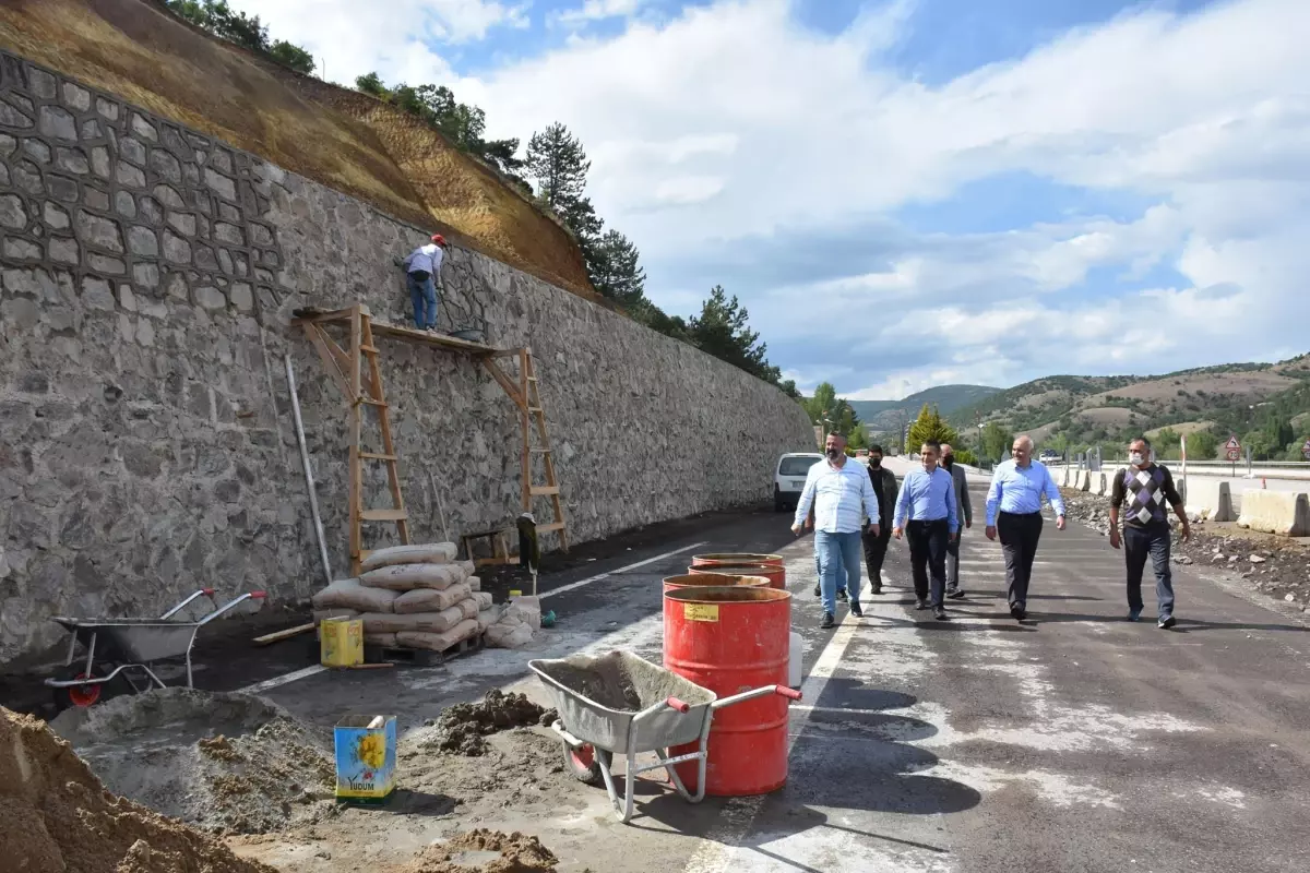 Kaymakam Aksoy ve Başkan Acar Ülkücü Şehitler Anıtı\'nda inceleme yaptı