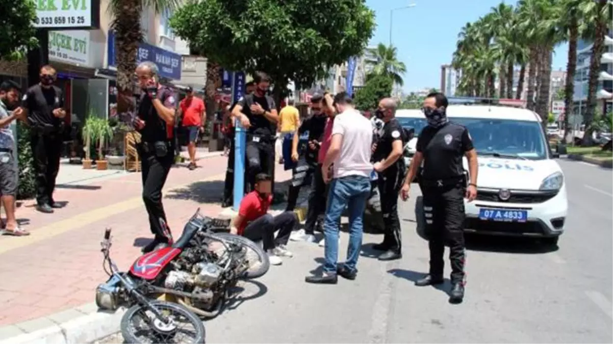 Kaza yapıp polisin \'dur\' ihtarına uymadı! 13 yaşındaki çocuğun 170 suç kaydı çıktı