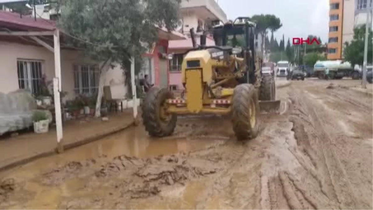 NAZİLLİ\'DE SAĞANAK: ZEMİN KATTA KALAN EVLERİ SU BASTI