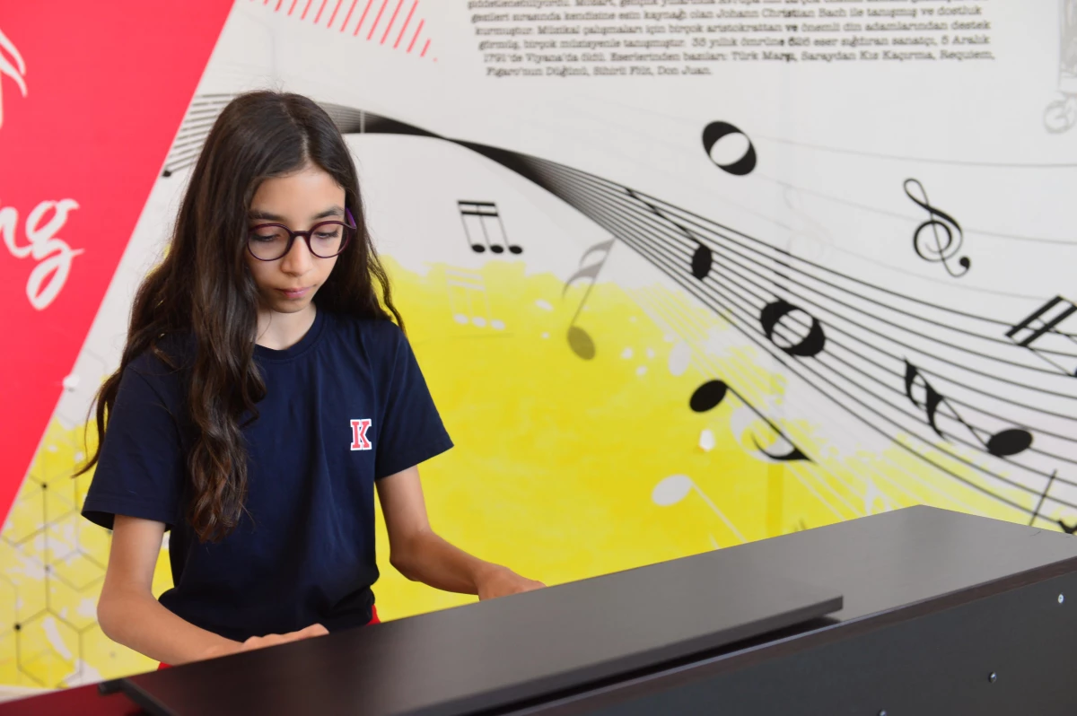 Şanlıurfa\'da 11 yaşındaki Defne Ekmekçi uluslararası piyano yarışmasında birinci oldu