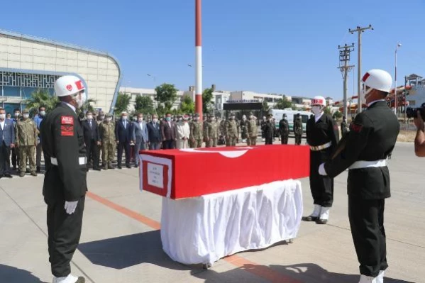 Son dakika haberleri: MARDİN ŞEHİT ASKERİN CENAZESİ MEMLEKETİNE UĞURLANDI