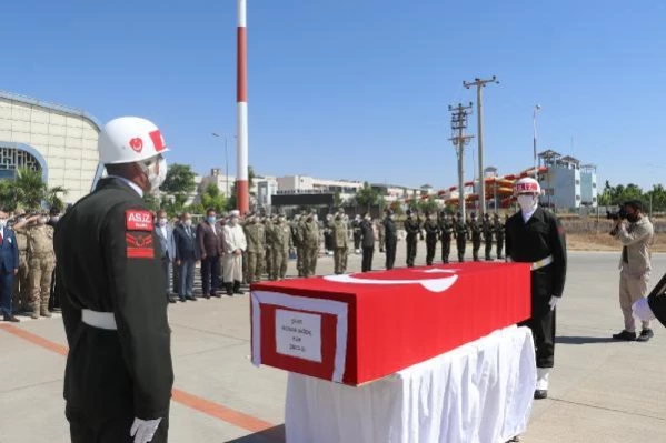 Son dakika haberleri: MARDİN ŞEHİT ASKERİN CENAZESİ MEMLEKETİNE UĞURLANDI