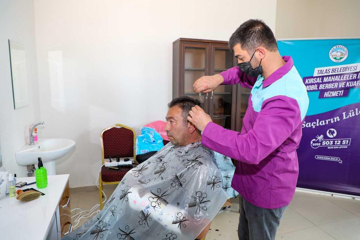 Talas Belediyesi\'nin kırsaldaki "mobil kuaför" uygulaması vatandaşlardan ilgi görüyor