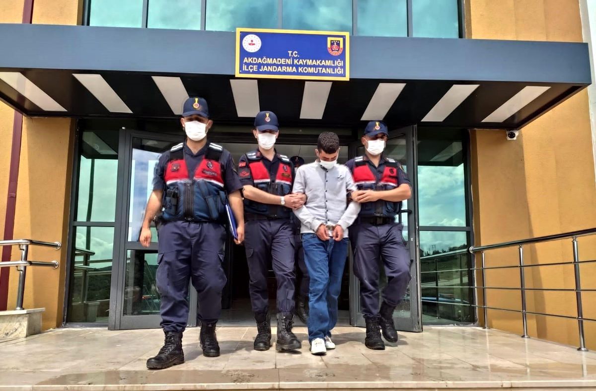 Yaşlı adamı dolandıran sahte savcı jandarma tarafından yakalandı