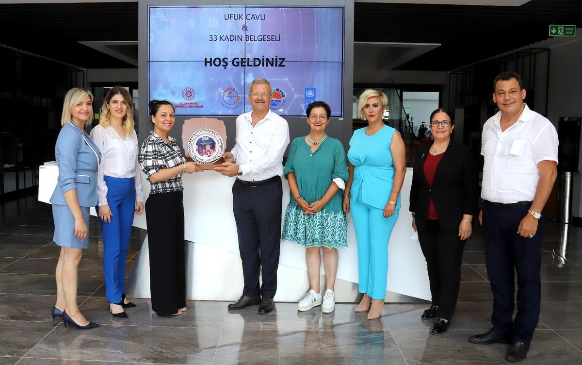 \'33 Kadın\' belgeselinde yer alan kadınlar Model Fabrikayı gezdi