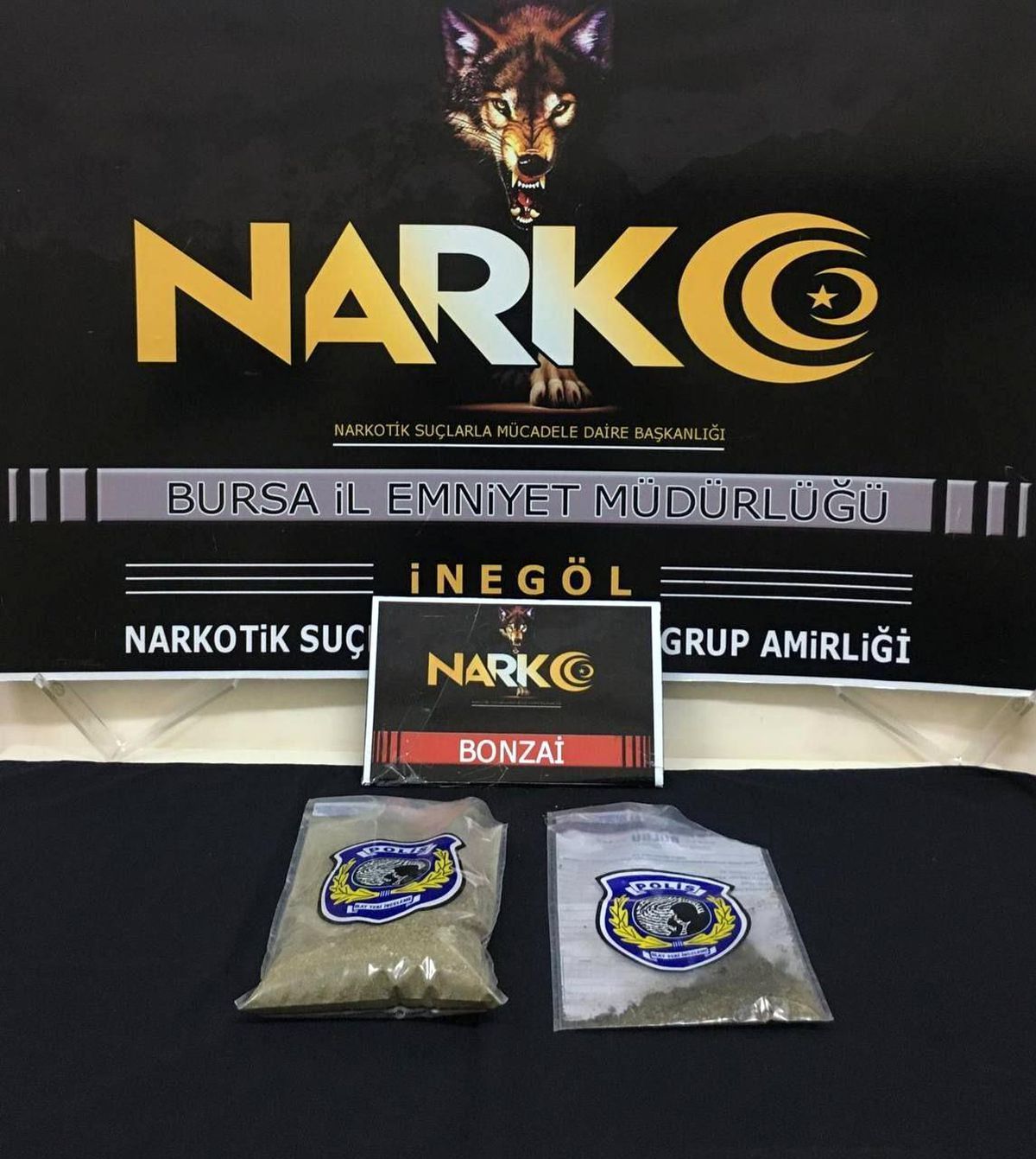 4 şahsın üzerinde 420 gram uyuşturucu ele geçirdi