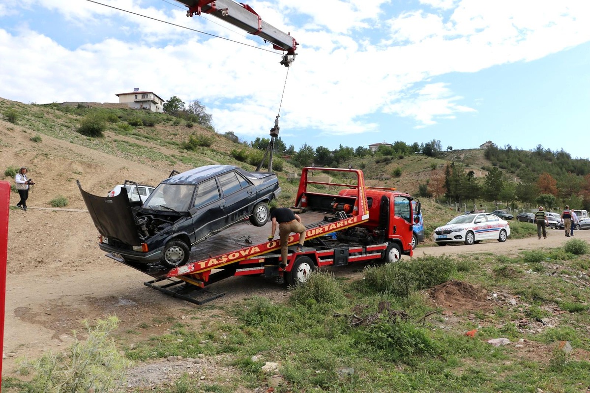 Amasya\'da sulama kanalına düşen otomobildeki genç bulundu