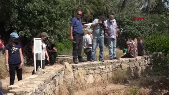 ANTALYA EKİPLER, 40 METRELİK FALEZLERDEKİ CESEDİ ÇIKARMA, KALABALIK İSE İZLEME DERDİNE DÜŞTÜ ANTALYA EKİPLER, 40 METRELİK FALEZLERDEKİ CESEDİ ÇIKARMA, KALABALIK İSE İZLEME DERDİNE DÜŞTÜ