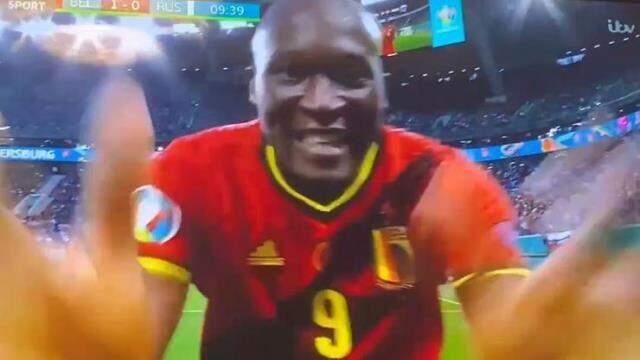 Arkadaşlık böyle bir şey! Golünü atan Lukaku'dan fenalaşan Eriksen'e mesaj Arkadaşlık böyle bir şey! Golünü atan Lukaku'dan fenalaşan Eriksen'e mesaj