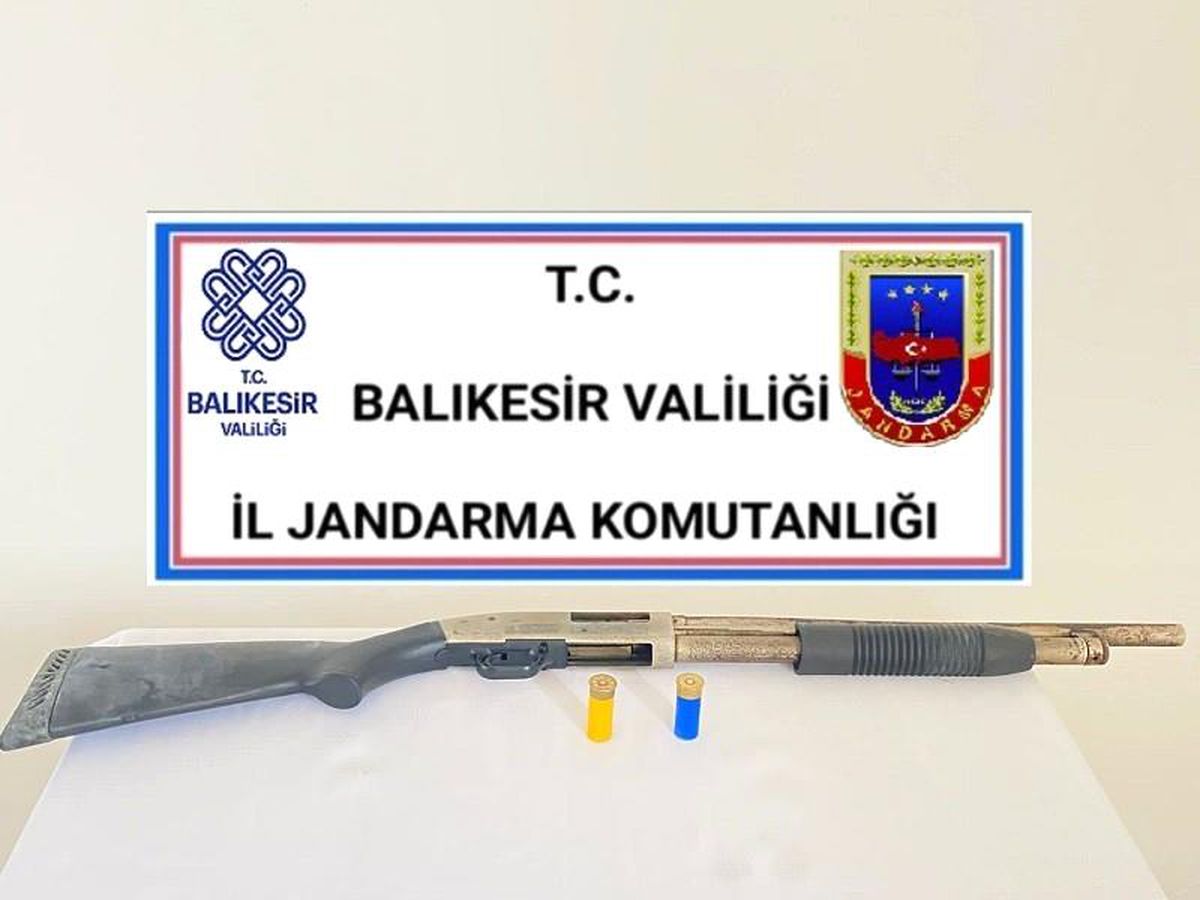 Son dakika... Balıkesir\'de jandarma 16 aranan şahsı yakaladı