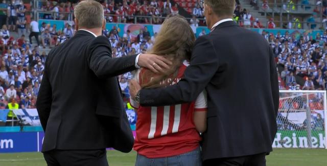 Christian Eriksen maç esnasında yere bir anda yere yığıldı, eşinin görüntüsü yürek burktu
