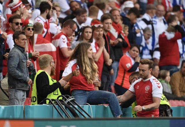 Christian Eriksen maç esnasında yere bir anda yere yığıldı, eşinin görüntüsü yürek burktu