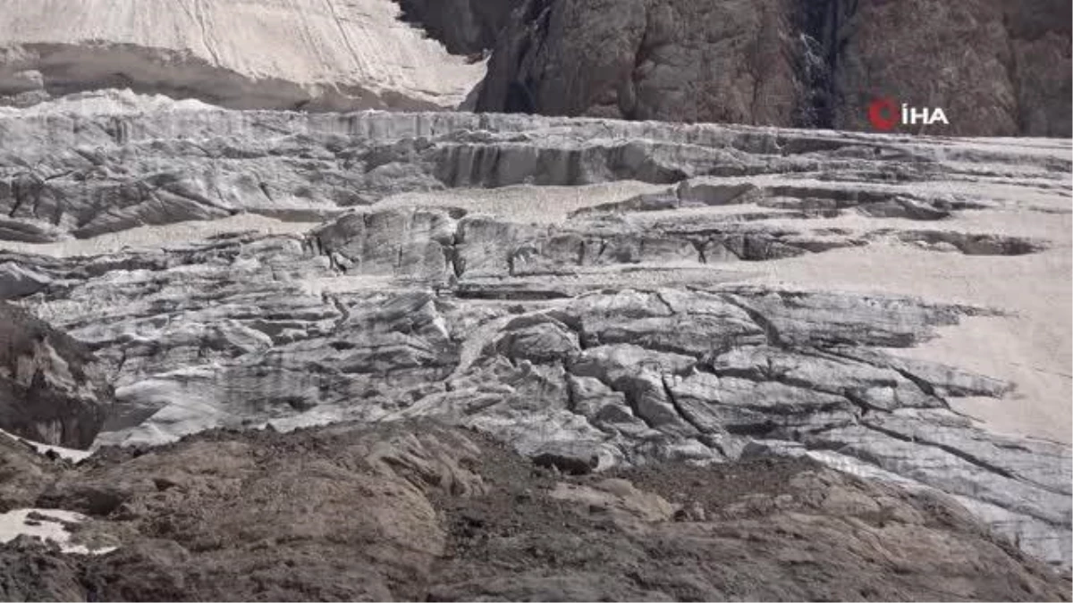 Cilo Dağları\'nda 20 bin yıllık buzullar görüntüsüyle mest ediyor