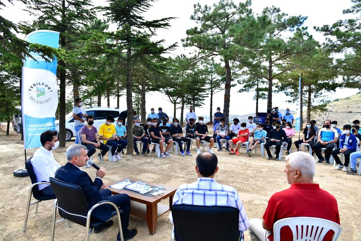 Çınar, gençlerle buluştu