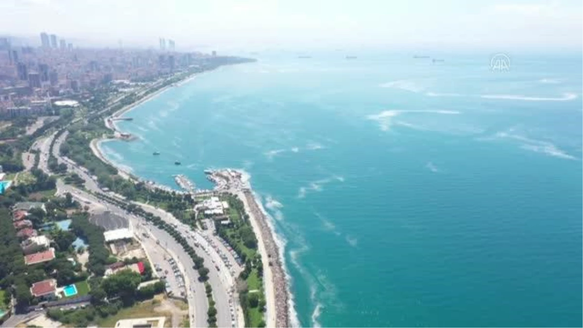 Drone - Deniz salyası Anadolu Yakası\'nda görülmeye devam ediyor
