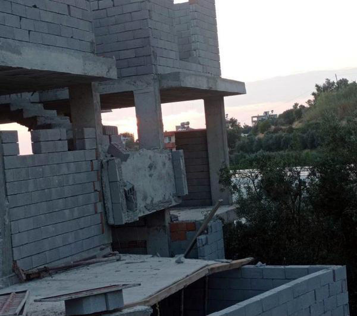İnşaattan düşüp yaralanan işçi, 2 gün sonra öldü