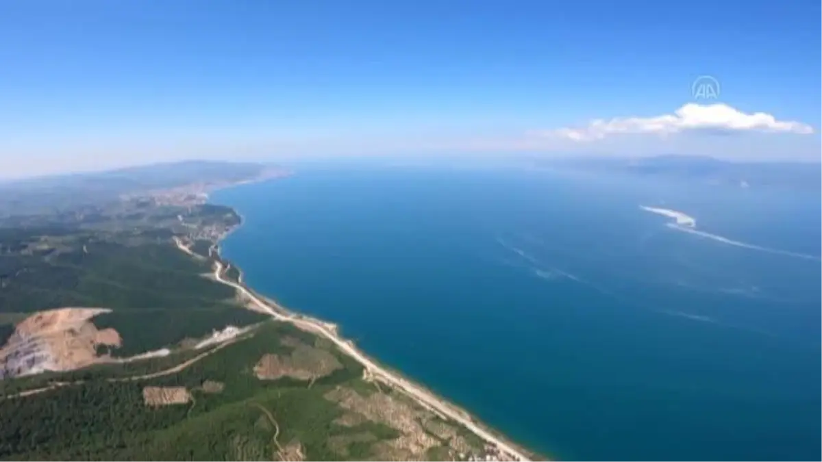 Marmara Denizi\'ndeki müsilaj AA için havalanan uçaktan görüntülendi (1)