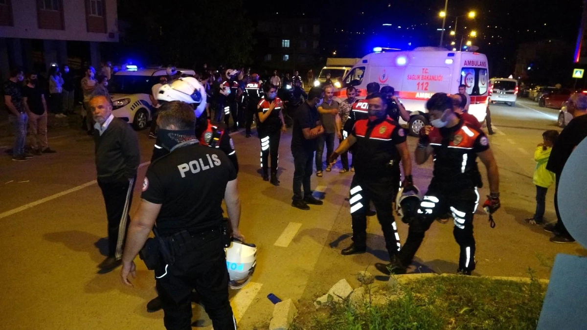 Son dakika haber: Samsun\'da Yunus polisleri kaza yaptı: 2\'si polis 4 yaralı