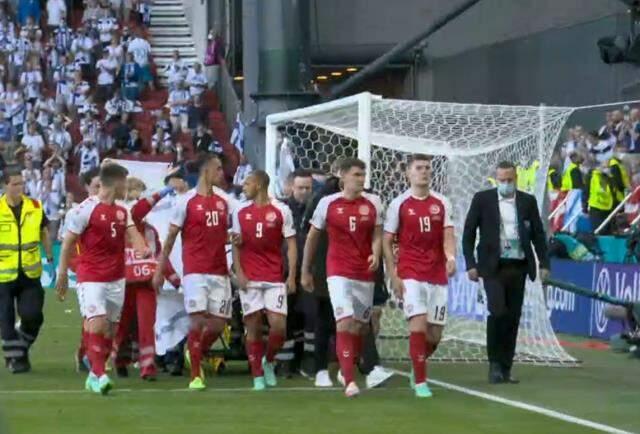 Son Dakika: EURO 2020'de kahreden anlar! Christian Eriksen'in kalbi durdu Son Dakika: EURO 2020'de kahreden anlar! Christian Eriksen'in kalbi durdu