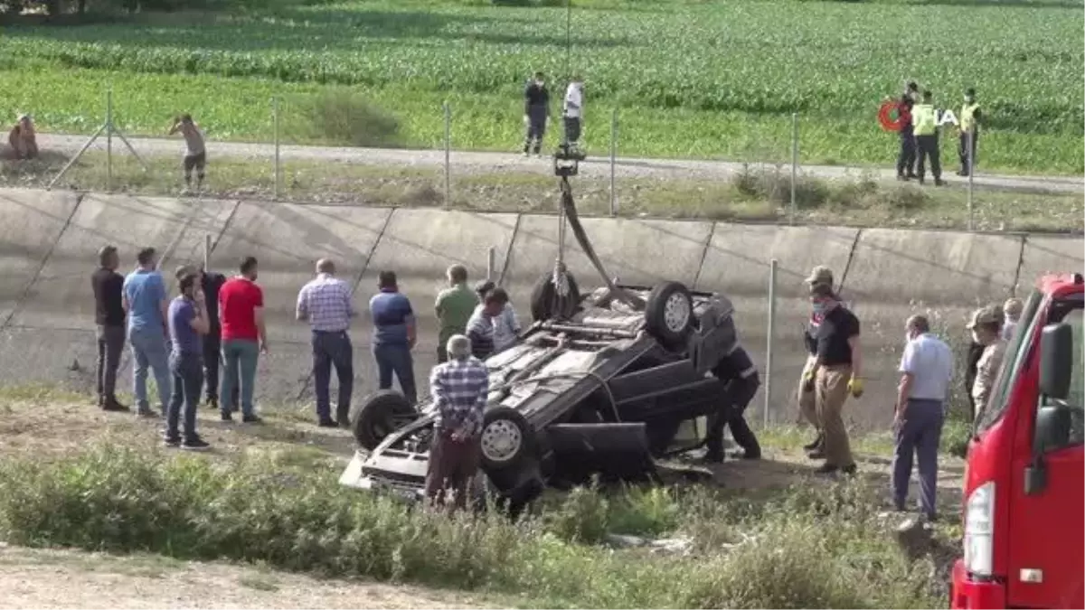 Sulama kanalına düşen otomobildeki genç bulundu, hastanede hayatını kaybetti