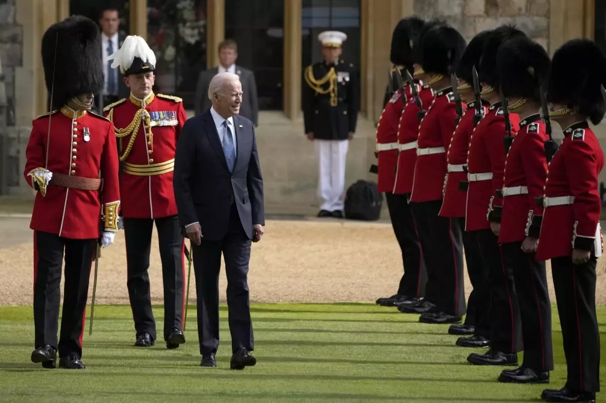 Kraliçeyi gören ABD Başkanı Biden duygulandı: Bana annemi hatırlatıyor