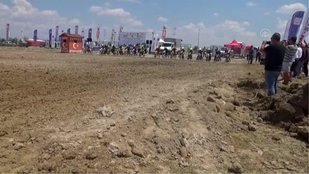 AFYONKARAHİSAR - Motokros şampiyonalarının final yarışları başladı (2)