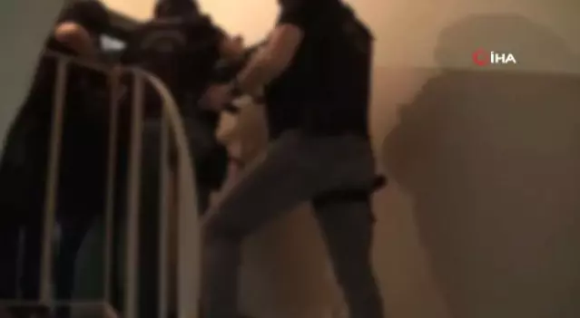 İstanbul'da DEAŞ operasyonu: Yabancı uyruklu 14 kişi yakalandı İstanbul'da DEAŞ operasyonu: Yabancı uyruklu 14 kişi yakalandı