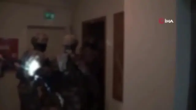 İstanbul'da DEAŞ operasyonu: Yabancı uyruklu 14 kişi yakalandı İstanbul'da DEAŞ operasyonu: Yabancı uyruklu 14 kişi yakalandı