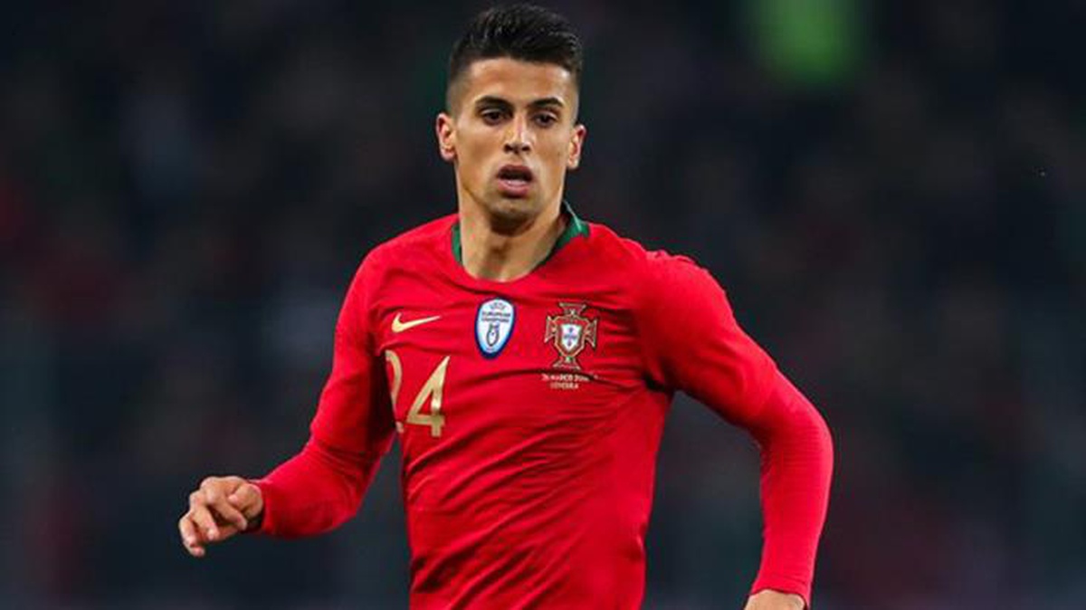 PCR testinin pozitif çıkan Joao Cancelo, Portekiz Milli Takım kadrosundan çıkarıldı