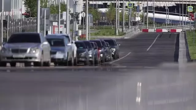 Rusya'da aşı kampanyası kapsamında araba hediye edilecek Rusya'da aşı kampanyası kapsamında araba hediye edilecek