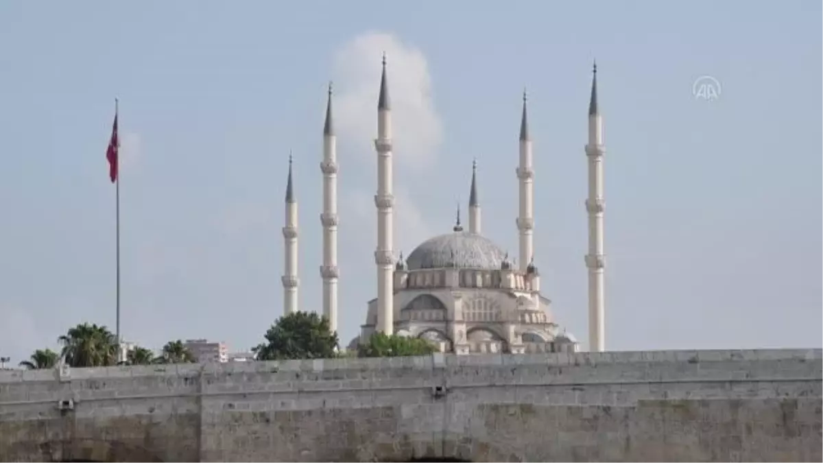 Sokağa çıkma kısıtlaması nedeniyle sessizlik hakim