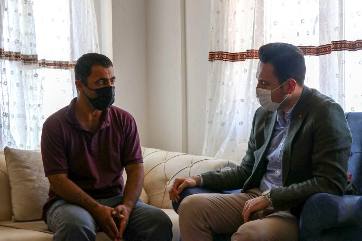 AK Parti\'li Makas\'tan acılı aileye taziye ziyareti