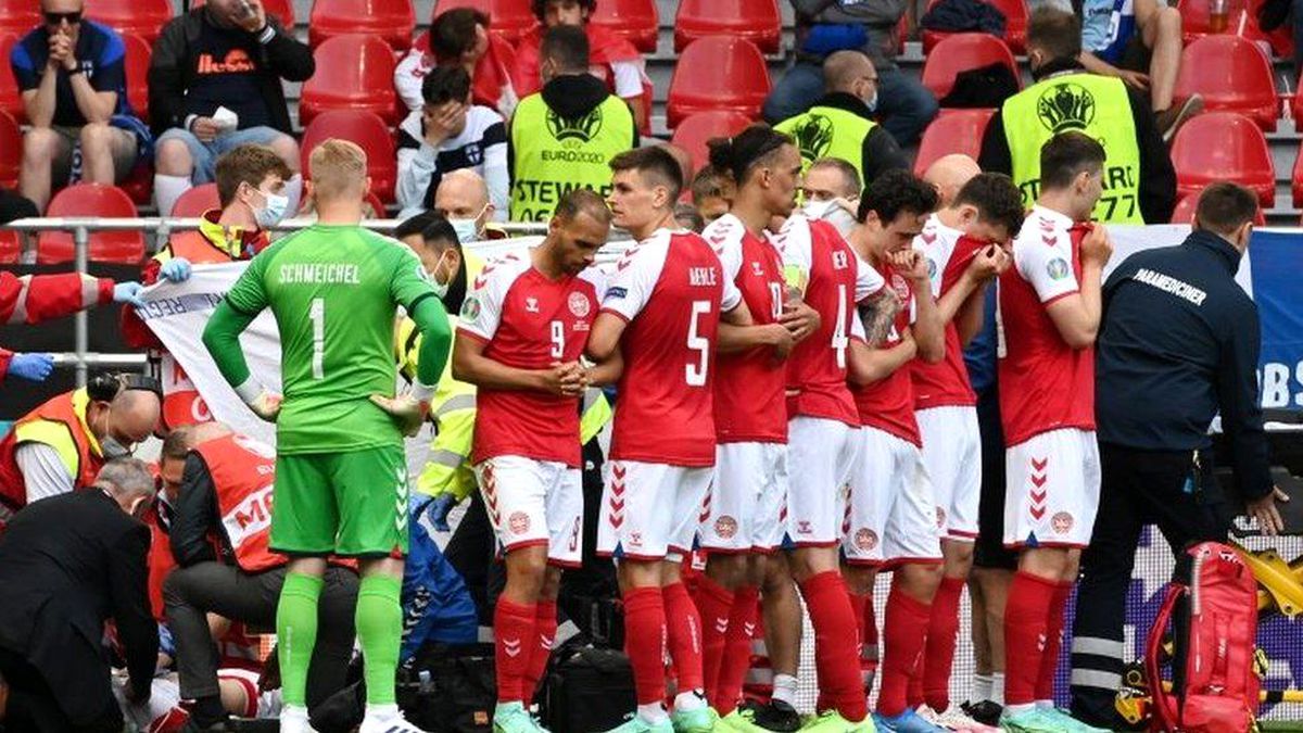 Danimarkalı futbolcu Christian Eriksen, EURO 2020\'de Finlandiya ile oynanan maçta fenalaştı