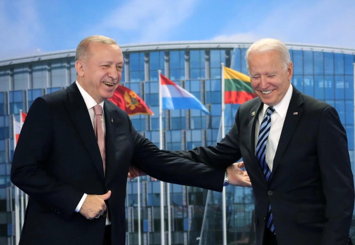 NATO Zirvesi başladı - Cumhurbaşkanı Erdoğan, ABD Başkanı Biden\'la toplantı öncesi sohbet etti