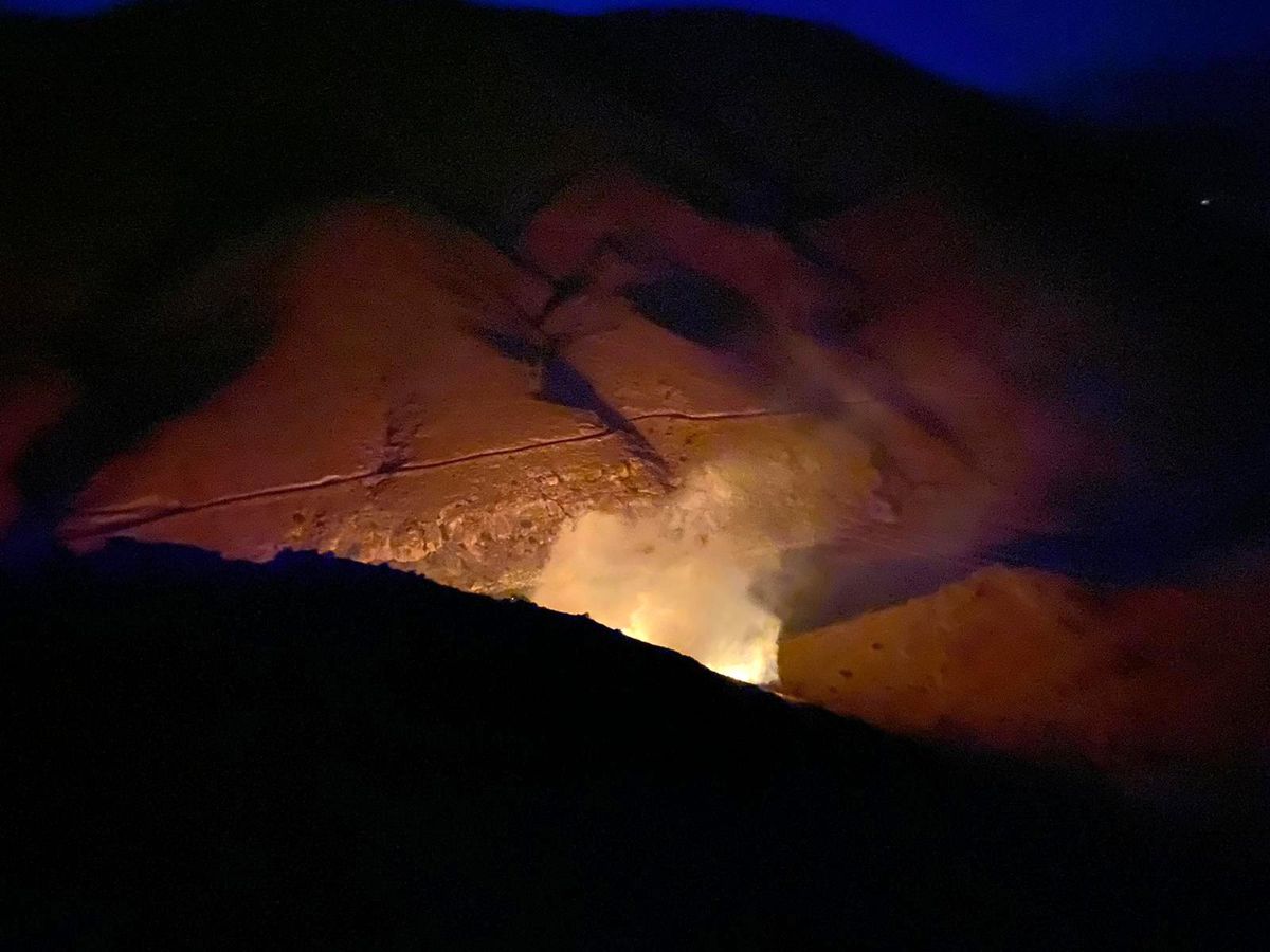 Elazığ\'da örtü yangını, ekipler müdahale ediyor