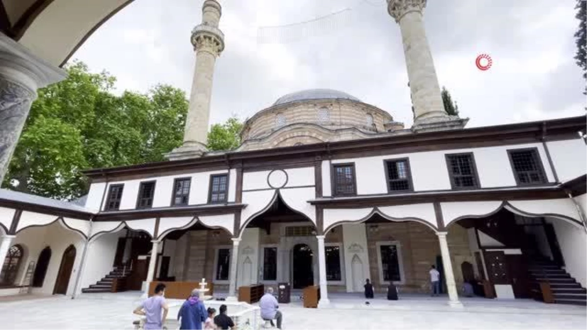 Emirsultan türbesi ziyarete açıldı