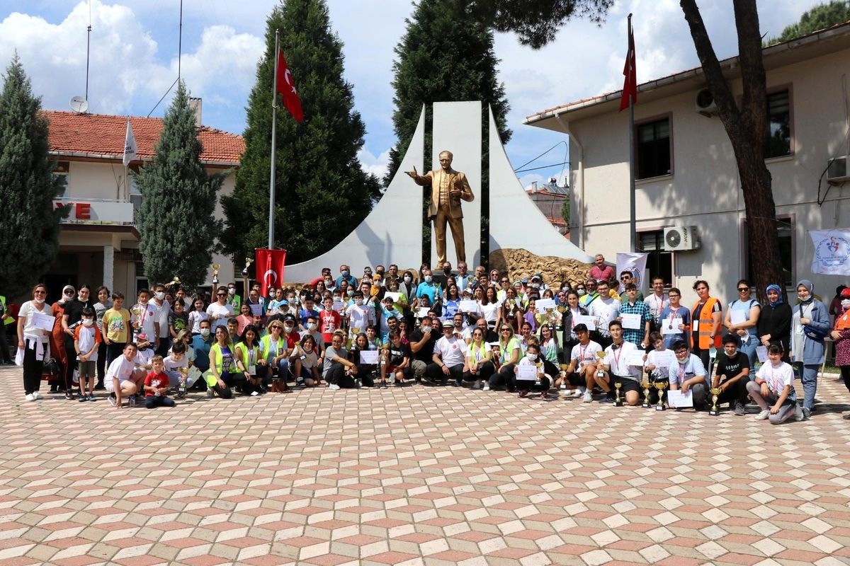 Gördes\'te Oryantiring İl Birinciliği müsabakaları yapıldı