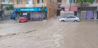 Sağanak su baskınlarına neden oldu